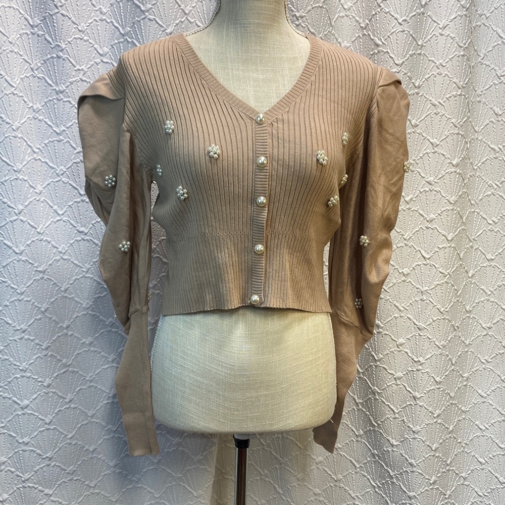 NWOT Vivid size medium Chic Tan taupe‎ V-Neck Sweater with Pearl Details elegant